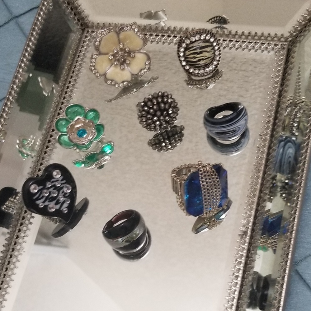 Fashion costume rings.